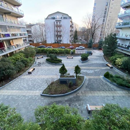 Green Apartment 214 With Private Parking Bucarest Exterior foto