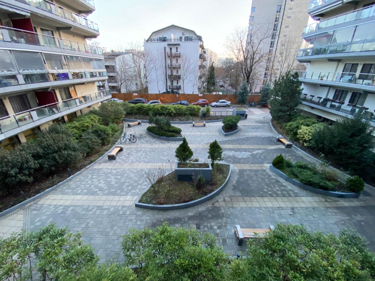 Green Apartment 214 With Private Parking Bucarest Exterior foto