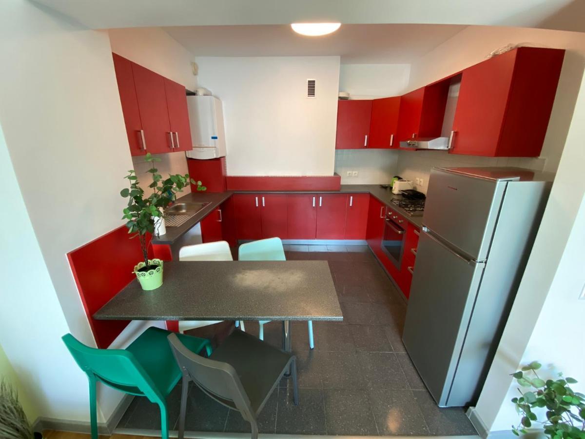 Green Apartment 214 With Private Parking Bucarest Exterior foto