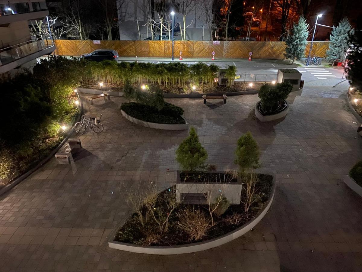 Green Apartment 214 With Private Parking Bucarest Exterior foto