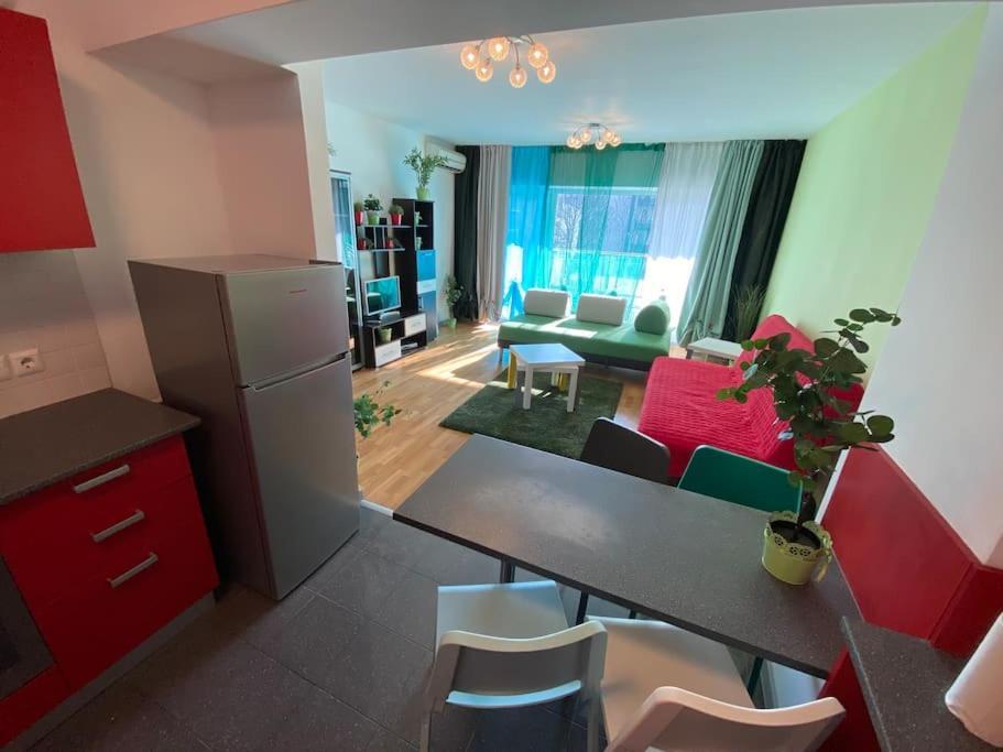 Green Apartment 214 With Private Parking Bucarest Exterior foto