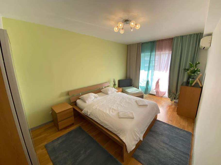 Green Apartment 214 With Private Parking Bucarest Exterior foto