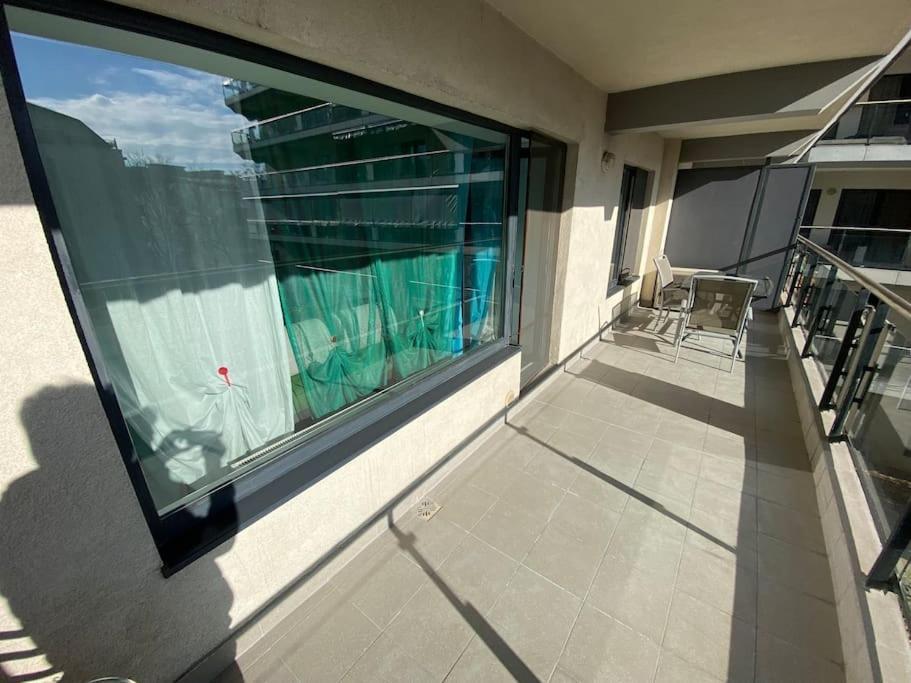 Green Apartment 214 With Private Parking Bucarest Exterior foto