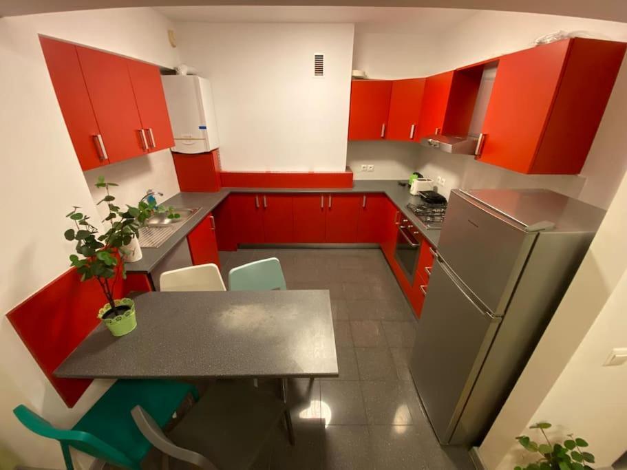 Green Apartment 214 With Private Parking Bucarest Exterior foto