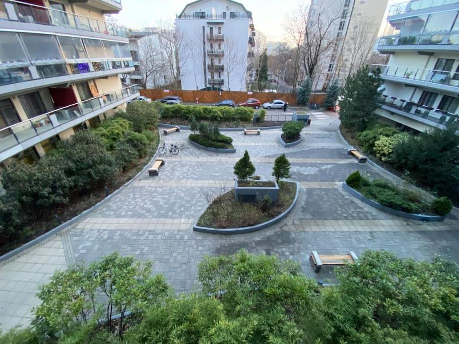 Green Apartment 214 With Private Parking Bucarest Exterior foto