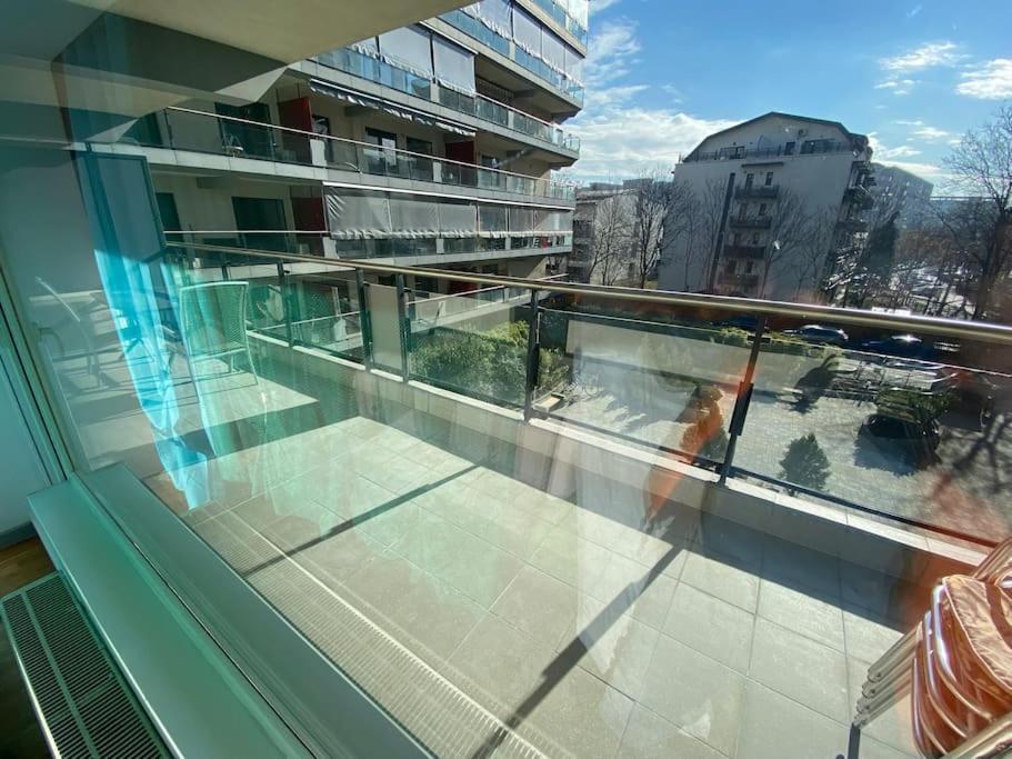 Green Apartment 214 With Private Parking Bucarest Exterior foto