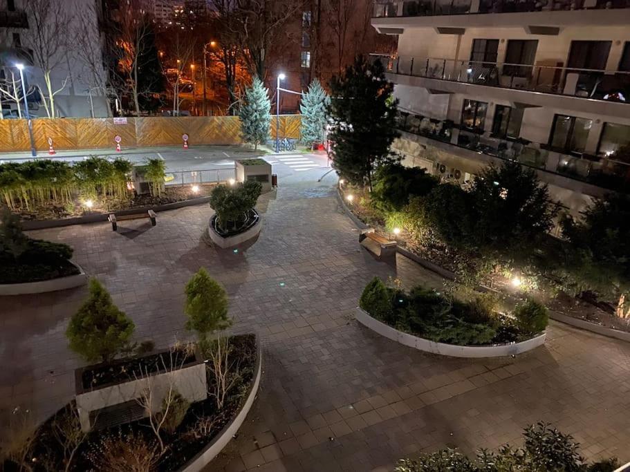Green Apartment 214 With Private Parking Bucarest Exterior foto